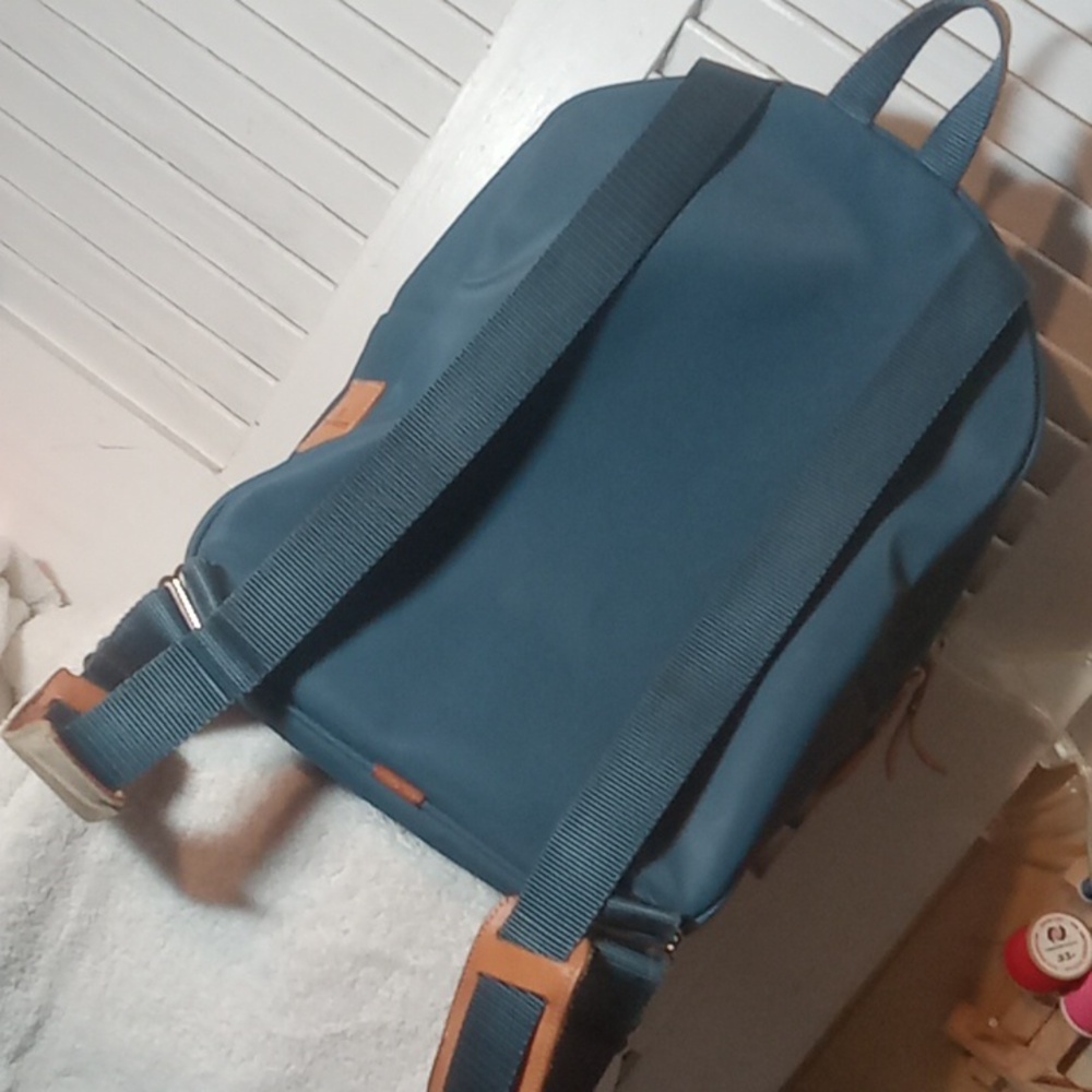 Jon Hart Back Pack - Picture 4 of 8